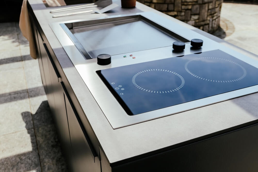 elektricka-grilovacia-platna-s-indukcnou-doskou-scenario-outdoor